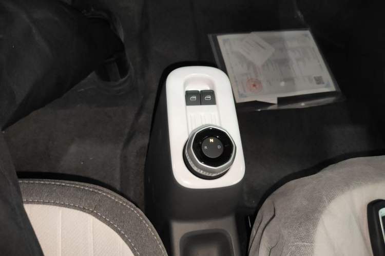 Used Geely Galaxy Panda 2025 210 km – Yuanqi Bear Gear Lever