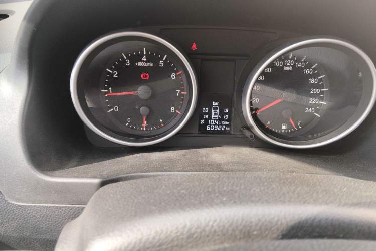 Used Haval H6 2012 2.4L Manual Two-Wheel Drive Elite Version Odometer Close Up