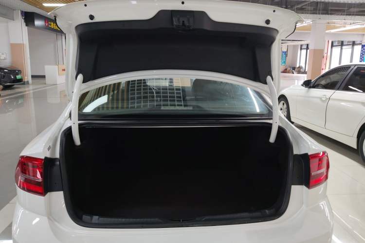 Used Volkswagen Lamando 2019 230TSI DSG Fashion Edition China VI