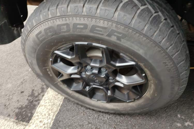 Used BAIC Off-Road BJ40 2019 2.3T Automatic Four-Wheel Drive Shengshi Huazhang Edition China VI Emission Standard