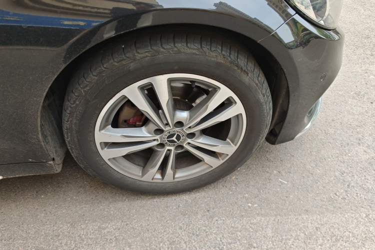 Used Mercedes-Benz C-Class 2018 C 200 L Sport Edition Right Front Wheel Hub