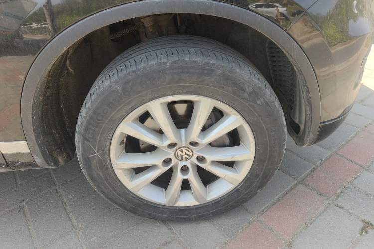 Used Volkswagen Touareg 2011 3.0 TSI High-End Version