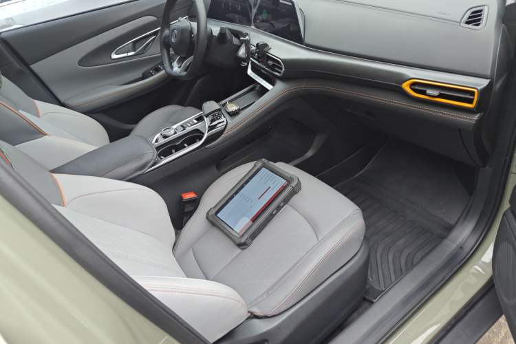 Used Changan UNI-T 2022 1.5T Prestige Version
