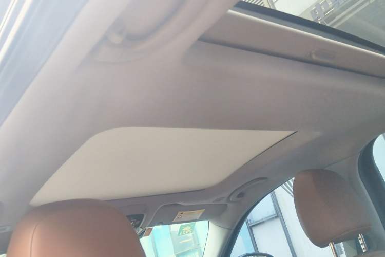 Used Alfa Romeo Giulia 2017 2.0T 280HP Luxury Edition Headliner