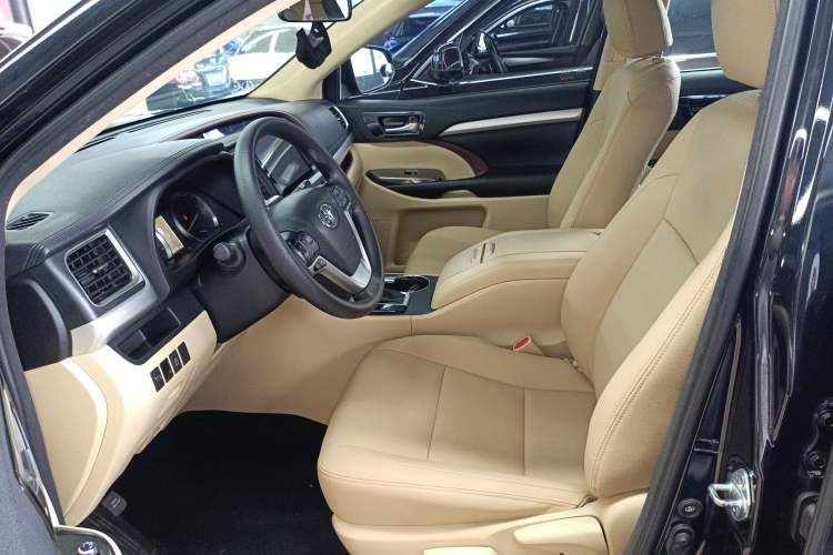 Used Toyota Highlander 2015 2.0T Two-Wheel Drive Elite Edition 7 Seats