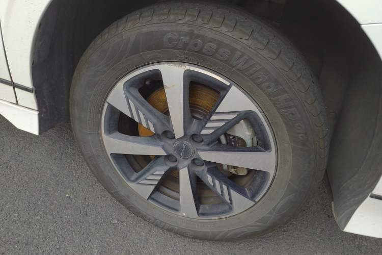 Used BYD e2 2023 Luxury Model Right Front Wheel Hub
