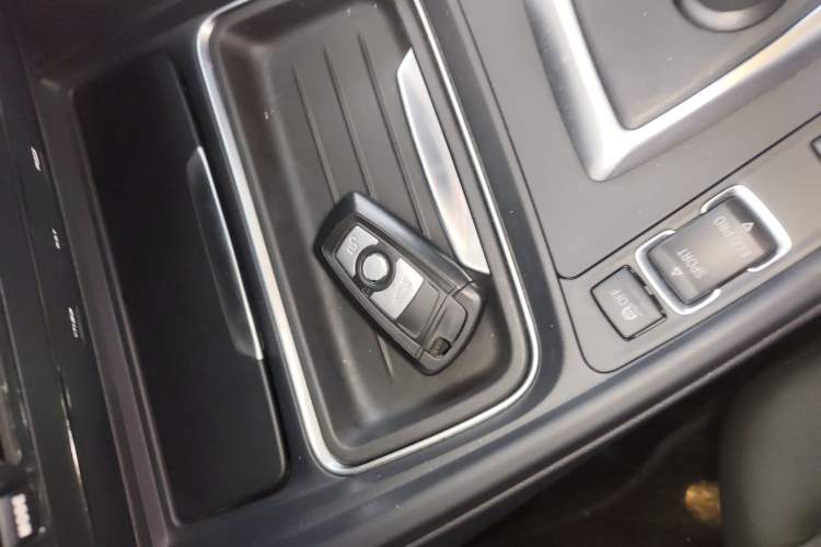 Used BMW 3 Series 2014 320Li Fashion Model
