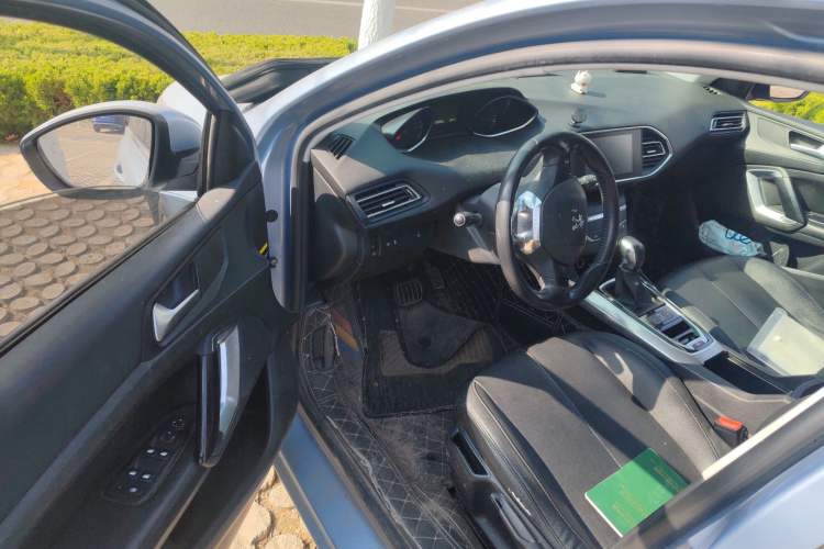 Used Peugeot 308S 2015 1.6T Automatic Jingchi Edition Driver Seat