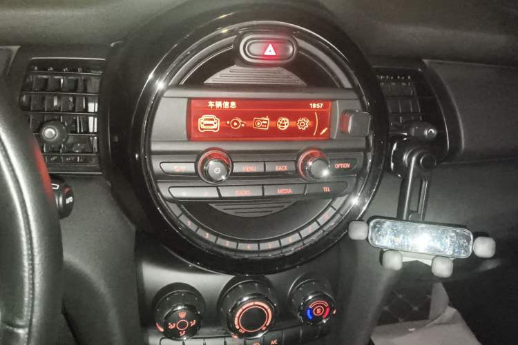 Used MINI 2018 1.5T ONE