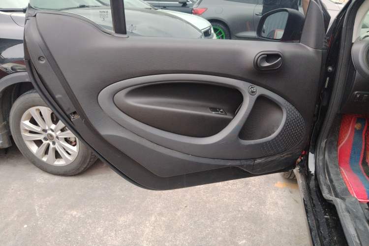 Used smart fortwo 2018 1.0L 52kW Hardtop Dynamic Version China V
