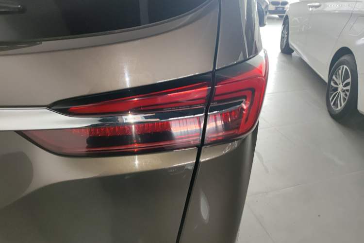 Used Buick GL8 2023 Land Executive Class 652T Luxury Model