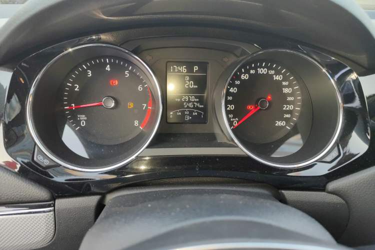 Used Volkswagen Sagitar 2015 1.6L Automatic Comfort Model Odometer Close Up