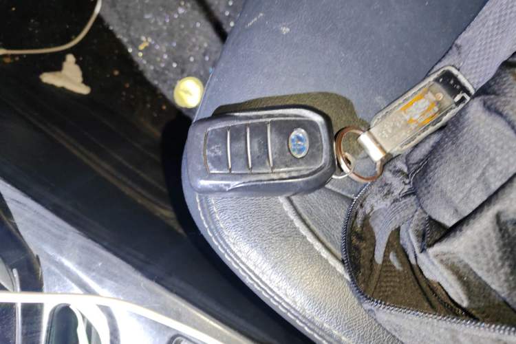 Used Toyota Corolla 2016 Dual-Engine 1.8L E-CVT Elite Edition Vehicle Key