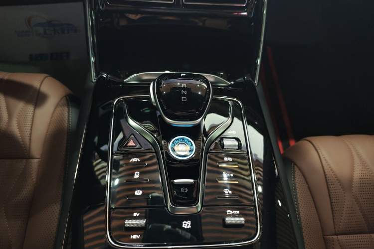 Used BYD Tang New Energy 2023 DM-i Champion Edition 112KM Prestige Model Gear Lever