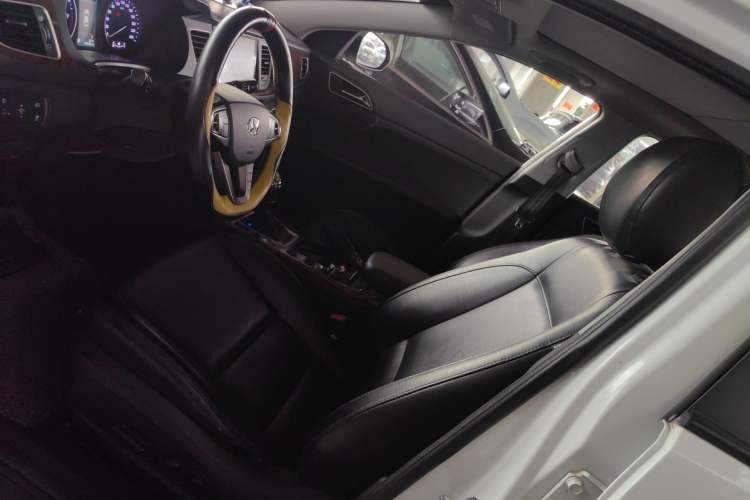 Used Hyundai Mistra 2014 1.8L Automatic Deluxe DLX Model Left Front Seat