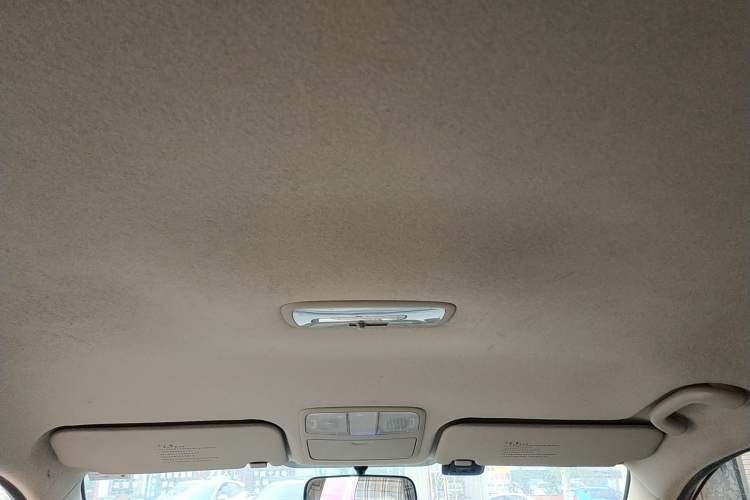 Used Hyundai Celesta 2015 1.6L Automatic Comfort Model
