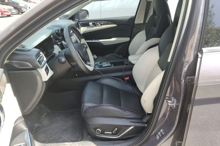 Used Lynk & Co 02 2022 1.5T DCT Shine Pro
