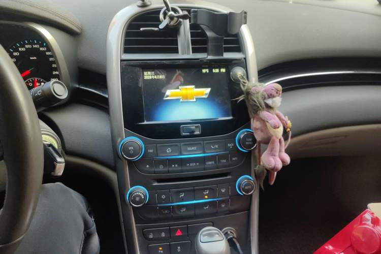 Used Chevrolet Malibu 2013 2.0L Automatic Luxury Edition Audio And AC Panel