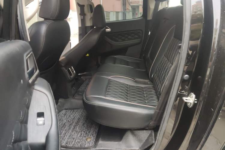 Used Great Wall Poer 2021 2.0T Global Version Passenger Automatic Diesel Two-Wheel Drive Comfort Trim Standard Cab GW4D20M Left Rear Seat