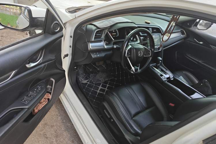 Used Honda Civic 2016 220TURBO CVT Prestige Edition
