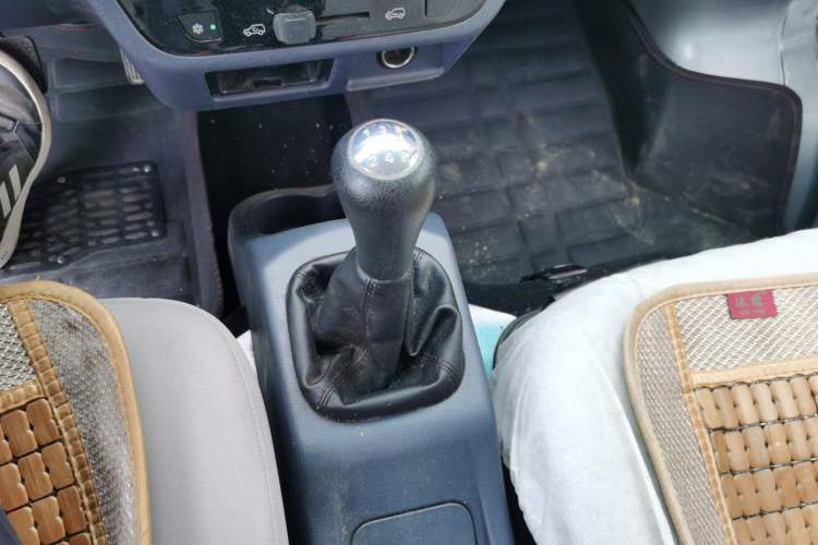 Used Jinbei Hiace X30 2023 1.5L Super-Enjoyment Van 2/5 Seats Non-Air-Conditioned Version SWC15M