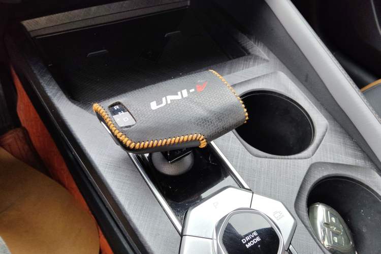 Used CHANGAN UNI-V 2022 1.5T Prestige Version
