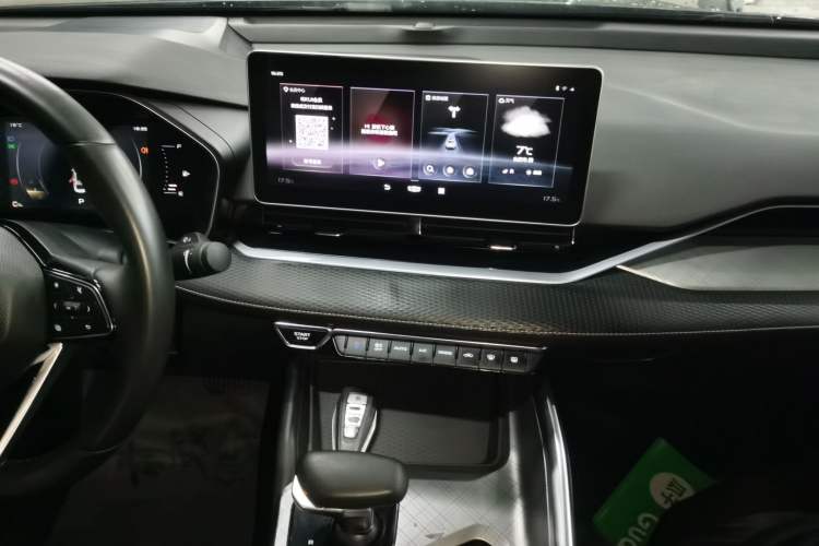 Used Geely Auto Preface 2021 2.0TD Luxury Version Audio And AC Panel