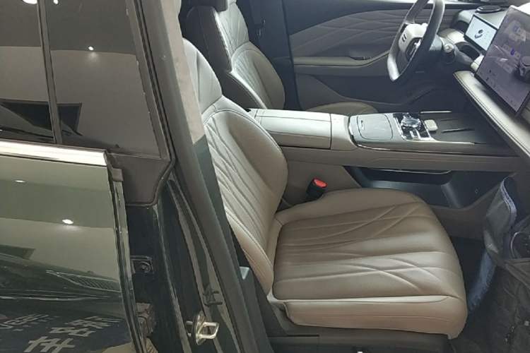 Used Geely Galaxy 8 2025 130km EM-P Starship Edition