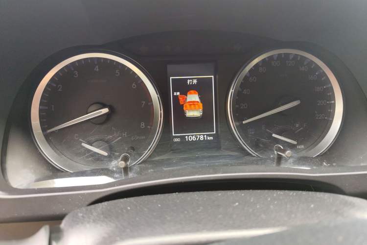 Used Toyota Highlander 2018 2.0T Four-Wheel Drive Luxury Edition 7 Seats China V Emission Standard
