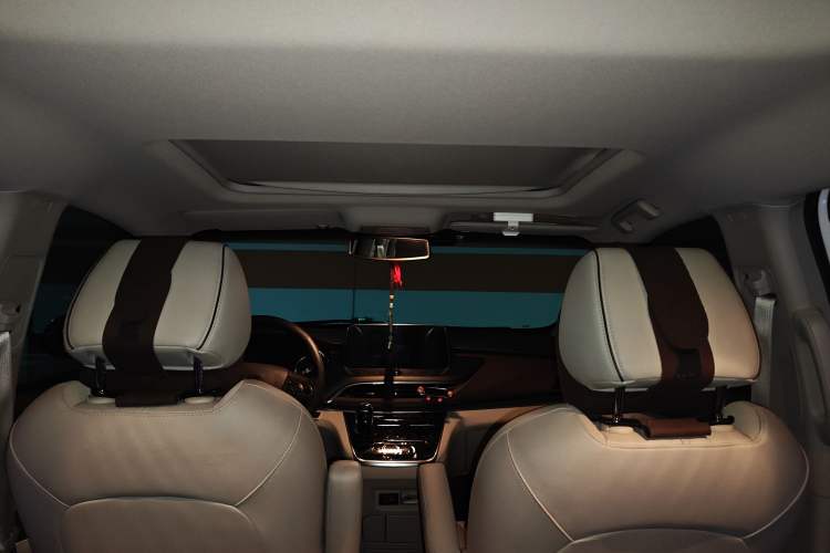 Used Buick GL8 2021 Land Cruiser Executive Class 652T Luxury Model