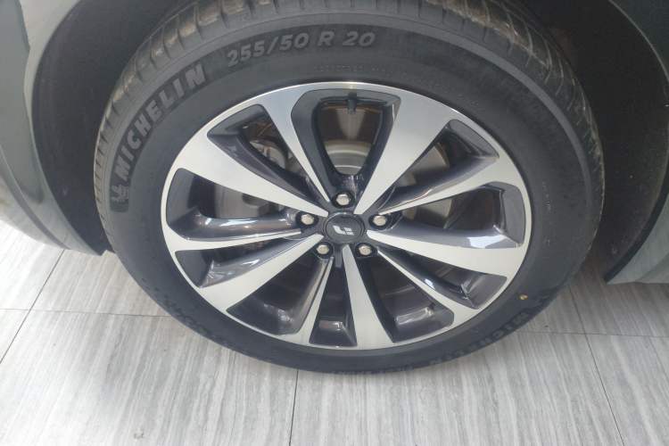 Used Li Auto ONE 2021 Extended-Range 6-Seater Version Exterior 4