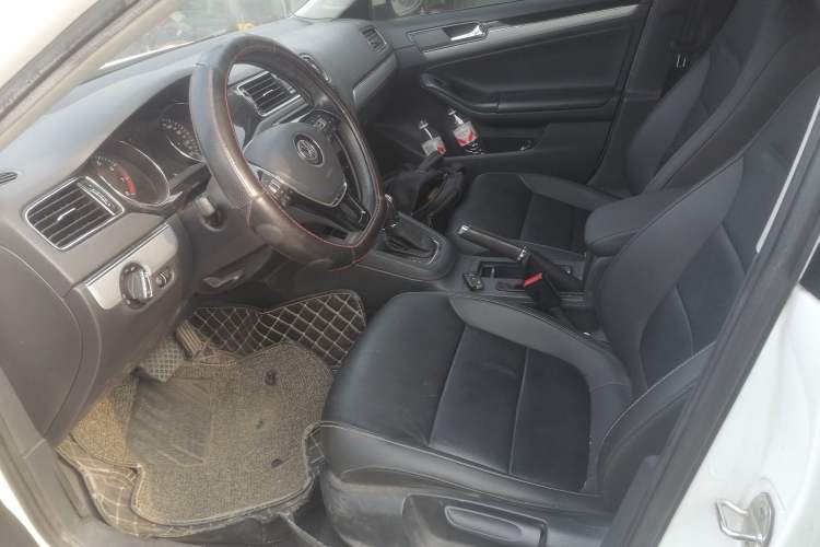 Used Volkswagen Sagitar 2018 280TSI DSG Comfort Model Left Front Seat