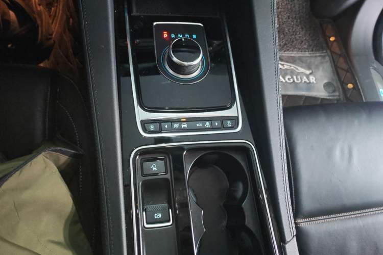 Used Jaguar F-PACE 2019 2.0T Four-Wheel Drive Urban Luxury Edition