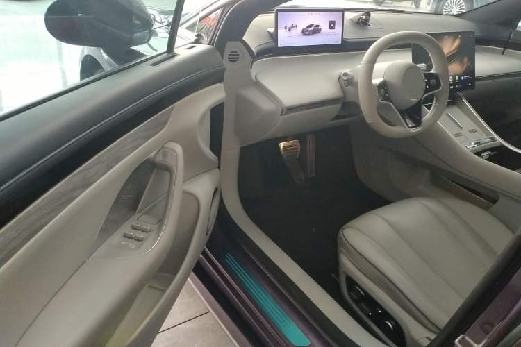 Used Hima Luxeed S7 2025 705 km Pro Driver Seat