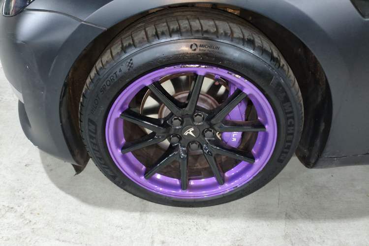 Used Tesla Model 3 2019 Long-Range Rear-Wheel-Drive Version Left Front Wheel Hub