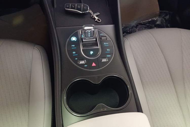 Used BYD Seal 05 DM-i 2025 DM-i Intelligent Drive 120KM Flagship Model Gear Lever