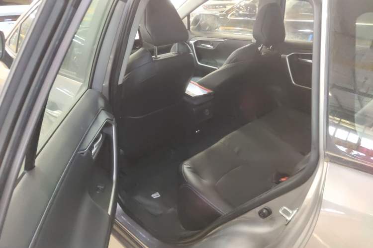 Used Toyota Wildlander 2023 Dual-Motor 2.5L E-CVT Four-Wheel Drive Prestige Edition
