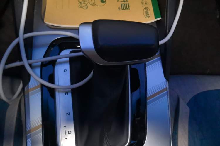 Used Geely Auto Emgrand L 2022 1.4T CVT Prestige Edition Gear Lever