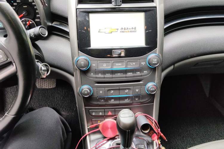 Used Chevrolet Malibu 2014 2.0L Automatic Luxury Edition Audio And AC Panel