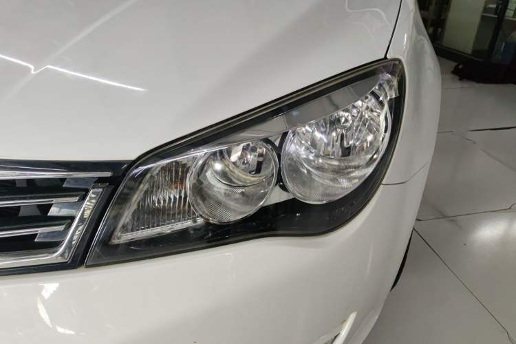 Used Roewe 350 2014 1.5L Automatic Xunyue Version Left Front Headlight