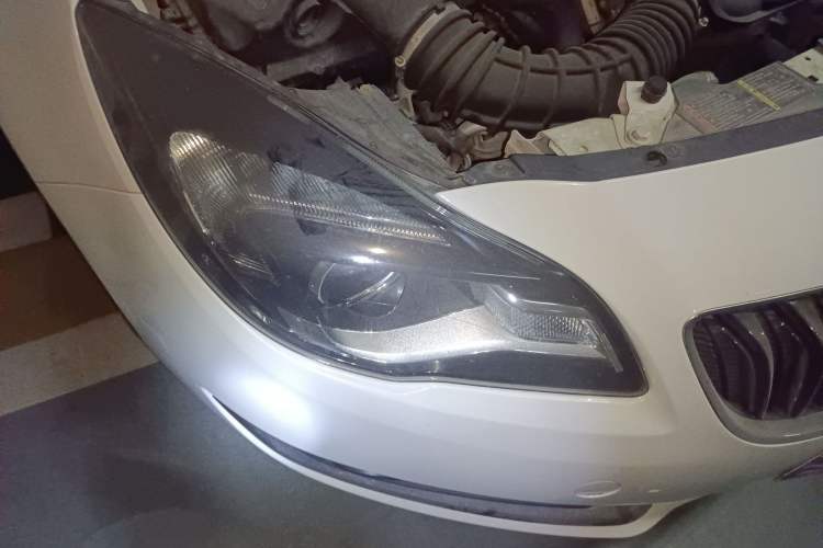 Used Buick Regal 2015 2.0L Leading Fashion Edition Right Front Headlight