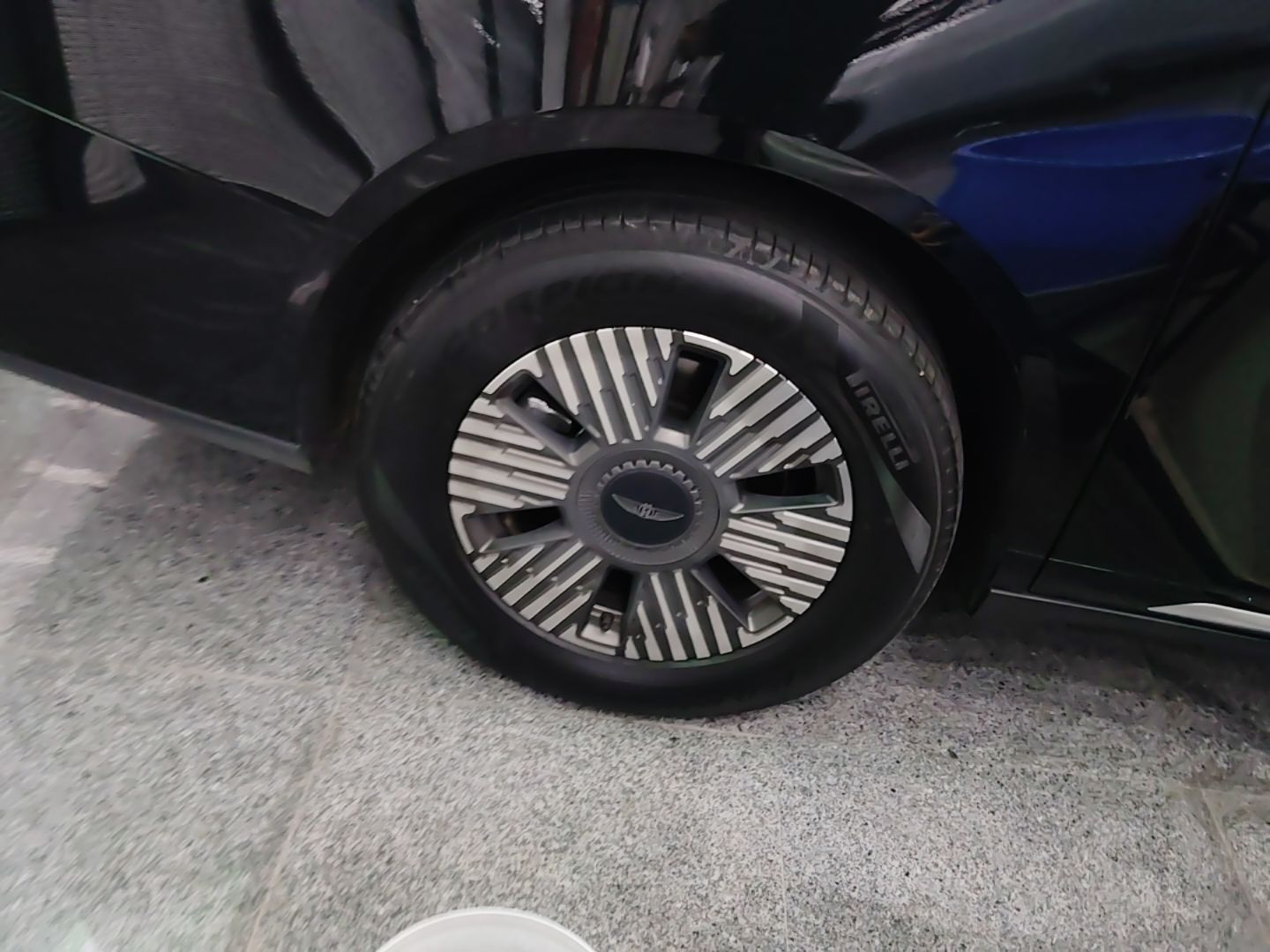 Geely Galaxy LEVC L380 2024 140-Degree 6-Seater All-Wheel-Drive Ultra — снимка 11