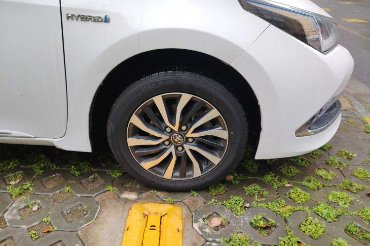 Used Toyota Corolla 2017 Revised Dual-Engine 1.8L E-CVT Elite Edition
