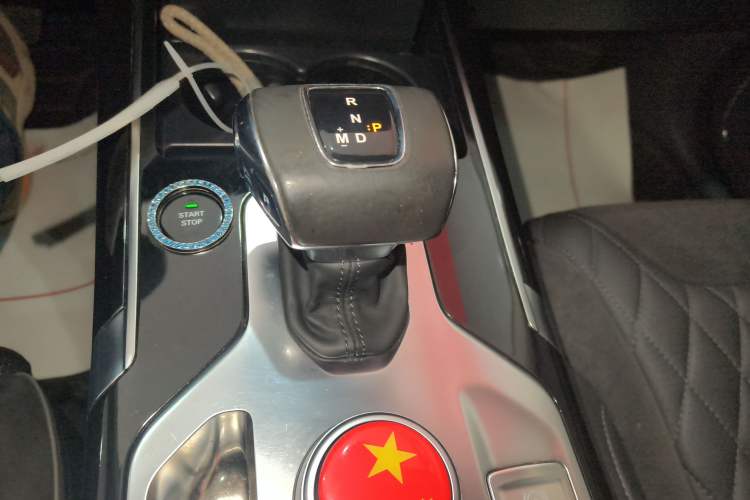 Used Hongqi HS5 2019 2.0T Smart Connect Flagship All-Wheel-Drive Version Gear Lever