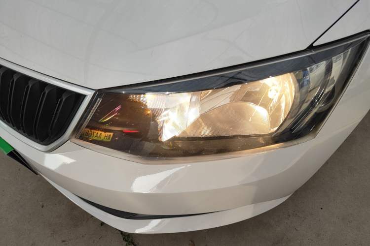 Used Skoda Fabia 2017 1.4L Automatic Car Enjoy Edition Left Front Headlight