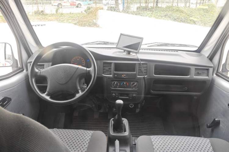 Used Wuling Zhiguang 2023 1.5L Utility Version with Enclosed Windows 2 Seats