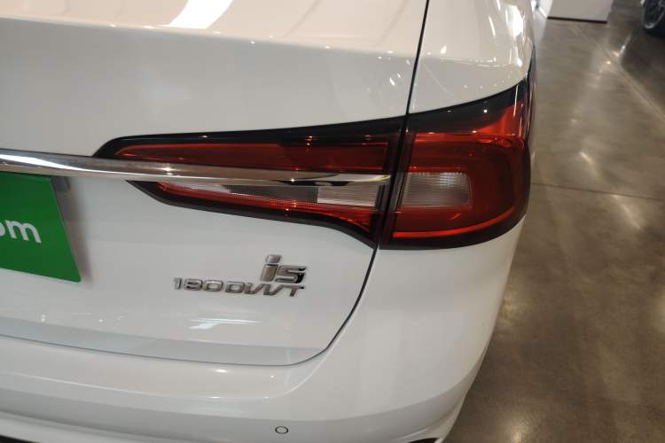 Used Roewe i5 2020 1.5L Automatic 4G Connect Luxury Flagship Edition
