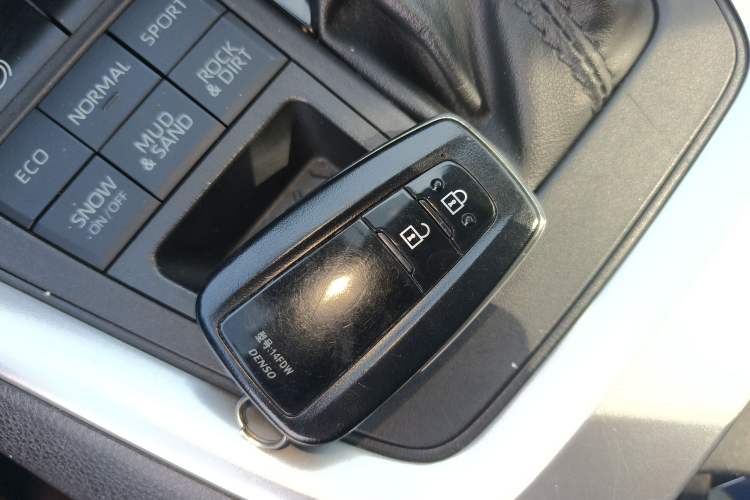 Used Toyota Wildlander 2023 2.0L CVT Four-Wheel Drive Luxury PLUS Edition
