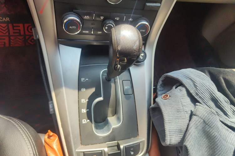 Used Chevrolet Captiva 2015 2.4L 4x4 Luxury Edition 5 Seats
