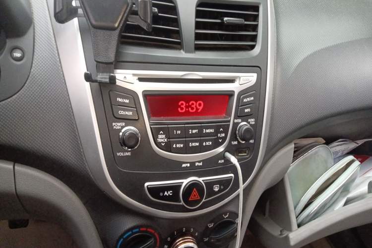 Used Hyundai Verna (older generation) 2010 Sedan 1.4L Manual Standard GL Model
